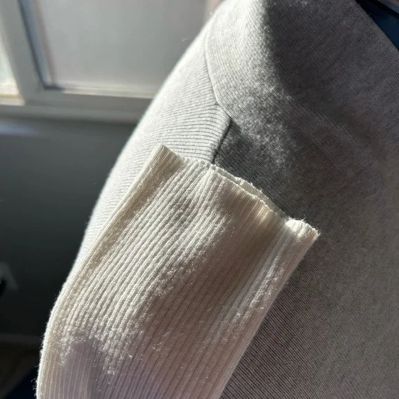 Stylish Gray Cardigan - Picture 3 of 6